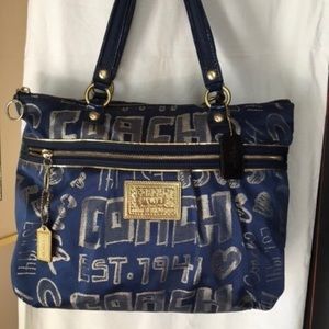Large coach poppy tote. Gently used. Only used handful of times. Rare find